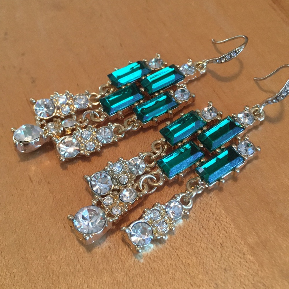 emerald chandeliers drop earrings - Picture 2 of 4